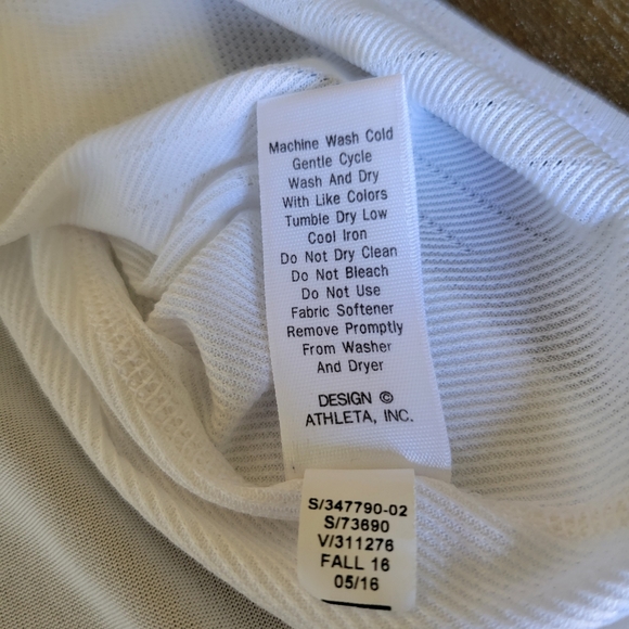 Athleta Semi Sheer Top Sz Medium - Picture 10 of 10